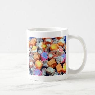 Bunte eingewickelte Taffysüßigkeit Kaffeetasse