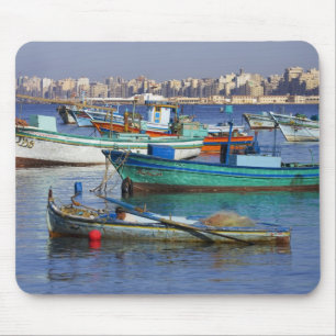 Bunte Fischerboote im Hafen von Mousepad