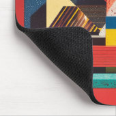 Bunte geometrische Formen auf rotem Hintergrund Mousepad (Ecke)