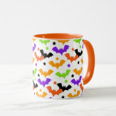 Bunte Halloween-Fledermäuse Tasse (VorderseiteRechts)