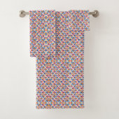 Bunte Handtücher mit geometrischem Muster  (Insitu)