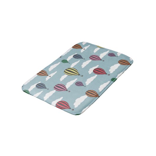 Bunte Heißluftballons Badematte (Schrägansicht)