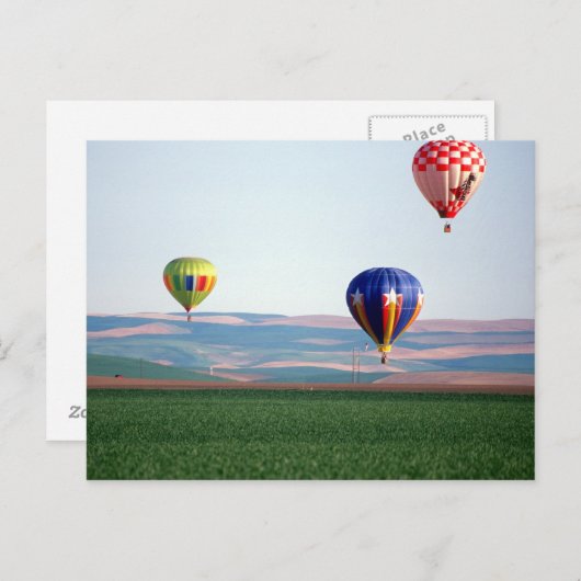 Bunte Heißluftballons schwimmen über Weizen Postkarte (Vorne/Hinten)
