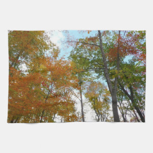 Bunte Herbstblätter in die Höhe blickend Geschirrtuch