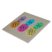 Bunte illustrierte Ananas Fliese (Seite)