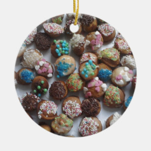 bunte kleine Geburtstagskuchen, Essen, Party Kuche Keramikornament