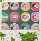 Bunte Kokeshi Puppen Handtuch (Gefaltet)
