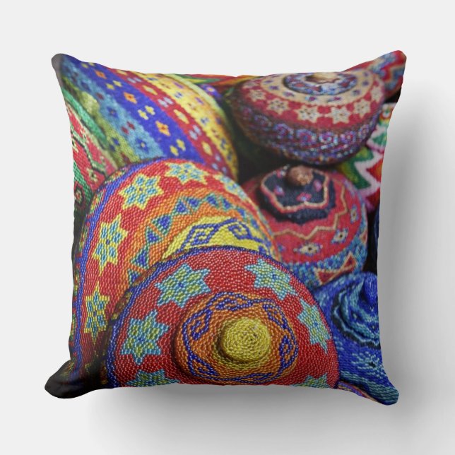 Bunte Körbe gemacht von farbigen Plastikperlen Kissen (Vorderseite)