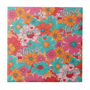 Bunte Krankenpflegerin Floralmuster (1) Fliese