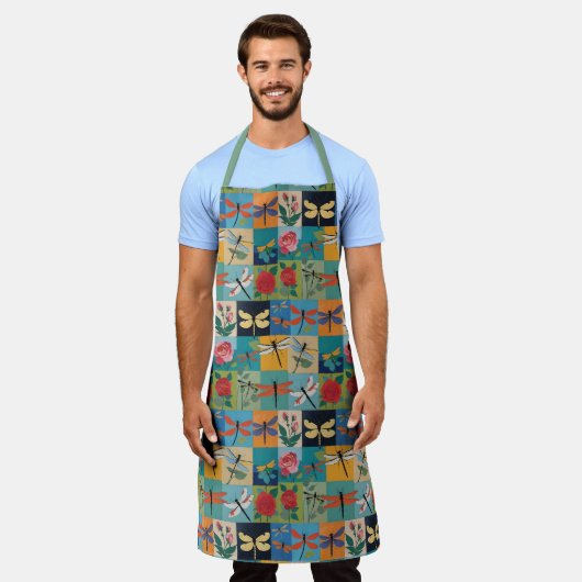 Bunte Libellen und Rosen Patchwork Schürze (Getragen)
