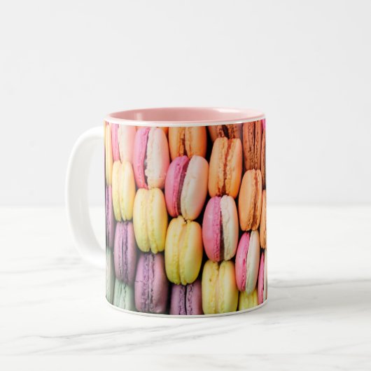 Bunte Makronen Zweifarbige Tasse (Vorderseite Links)