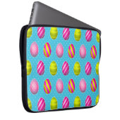 Bunte Ostereier auf Polka Dot Hintergrund Laptopschutzhülle (Vorne Rechts)