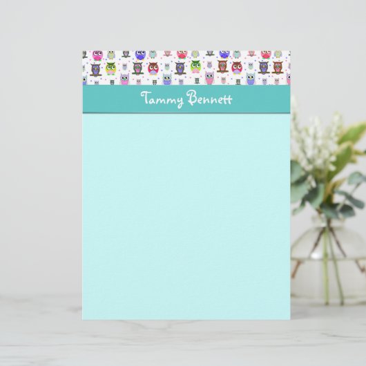 Bunte Owls-Stationierung (Stehend Vorderseite)