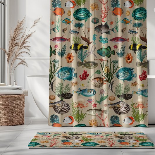 Bunte Ozeanien-Fische auf beigem Hintergrund Duschvorhang
