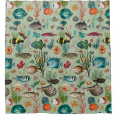 Bunte Ozeanien-Fische auf salbeigrünem Hintergrund Duschvorhang (Vorderseite)