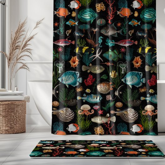 Bunte Ozeanien-Fische auf schwarzem Hintergrund Duschvorhang