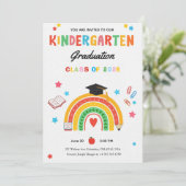 Bunte Regenbogen Kindergarten Abschluss Einladung (Stehend Vorderseite)