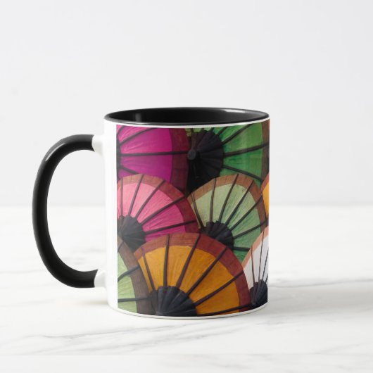 Bunte Regenschirme: Luang Prabang Markt Tasse (Links)