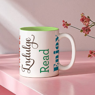 Bunte Ruhestands-Inspirationswörter Zweifarbige Tasse