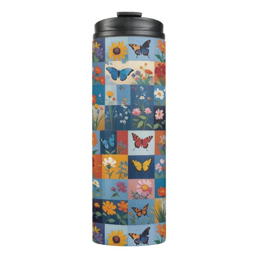Bunte Schmetterlinge und Wildblumen Patchwork Thermosbecher (Vorderseite)