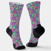 Bunte Socken mit komplizierten geometrischen Muste (Gewinkelt)