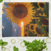 Bunte Sonnenblumen auf einem Gebiet Küchentuch (Gefaltet)