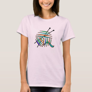 Bunte Stricknadeln und Garn T-Shirt