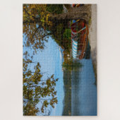 Bunte touristische Boote im See bluteten im Fall Puzzle (Vertikal)