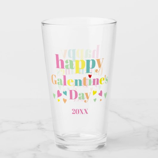 Bunte Typografie Happy Galentines Day Glas (Vorderseite)
