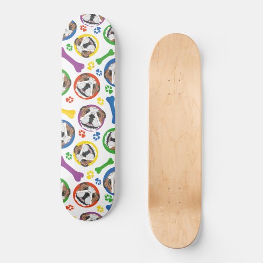 Bunte und spielerische englische Bulldogge Skateboard (Vorderseite)