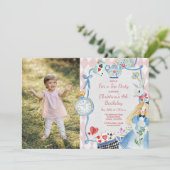 Bunte verzauberte Alice im Wunderland zum Geburtst Einladung (Stehend Vorderseite)