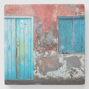 Bunte Wand, Tür und Fensterläden Steinuntersetzer