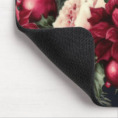 Bunte Weihnachtsbaumchen mit Poinsettia Mousepad (Ecke)