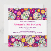 Bunte Zuckerschädel-Fiesta auf lila Party laden Einladung (Rückseite)