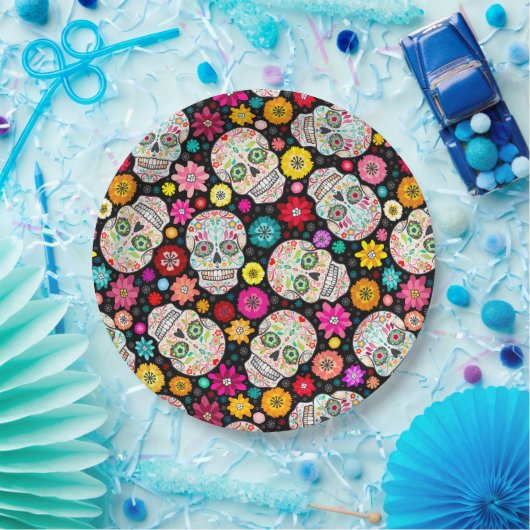 Bunte Zuckerschädel-und -Blumen-Fiesta auf Pappteller (Party)