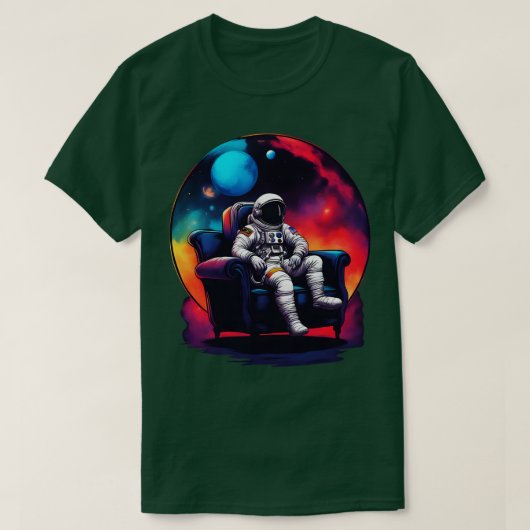 bunter Astronauten, der auf einem Sofa im Raum abk T-Shirt (Design vorne)