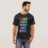 Bunter Blocktext über Einstellungen T-Shirt (Vorne ganz)