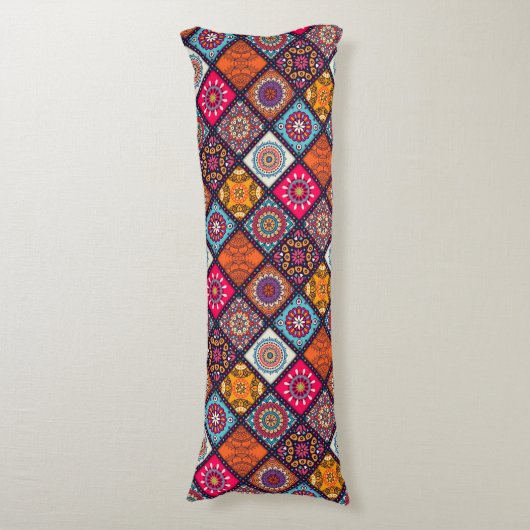 bunter bohischer Stil Seitenschläferkissen (Vorderseite Vertikal)