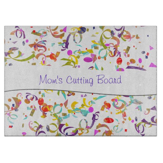 Bunter Confetti-Wurf über Weiß Schneidebrett (Vorderseite)