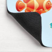 Bunter Fisch mit Bläschen und Algen Mousepad (Ecke)