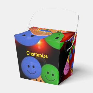 Bunter glücklicher geschenkschachtel