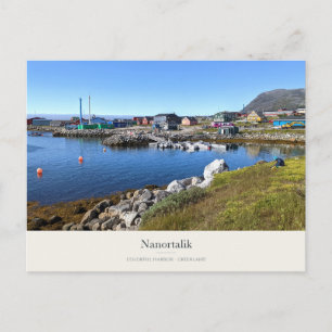 Bunter Hafen von Nanortalik im Sommer Postkarte