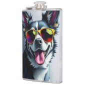 Bunter Hund mit Sonnenbrille Flachmann (Links)