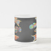 Bunter Killifish-mattierte GlasTasse Mattglastasse (Mittel)