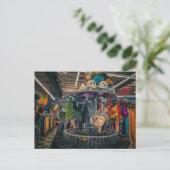 Bunter Kostümshop Postkarte (Stehend Vorderseite)