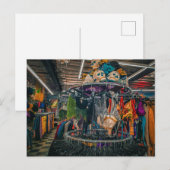Bunter Kostümshop Postkarte (Vorne/Hinten)
