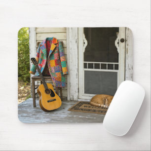 Bunter Mantel mit Gitarre und Katze Mousepad