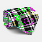 Bunter Wirbel auf Schwarzweiss-kariertem Krawatte (Gerollt)