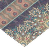 Buntes abstraktes ethnisches Blumenmandalamuster Tischdecke (Schrägansicht)