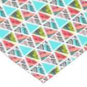 Buntes abstraktes tropisches Muster Tischdecke (Schrägansicht)